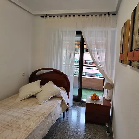 Amistosa, Con Balcon, Alicante, Playa, Centro, Rambla, Mercado Habitación en casa particular Alicante