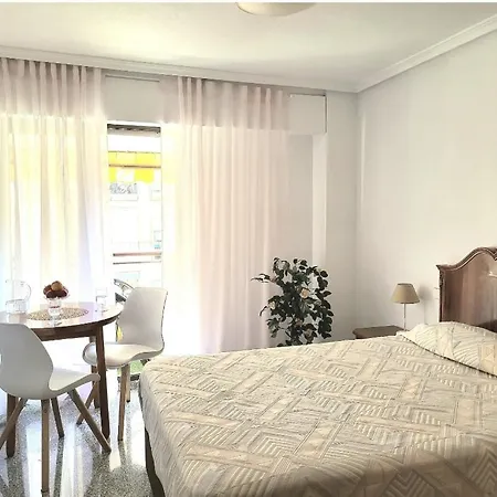 Amistosa, Con Balcon, Alicante, Playa, Centro, Rambla, Mercado Habitación en casa particular