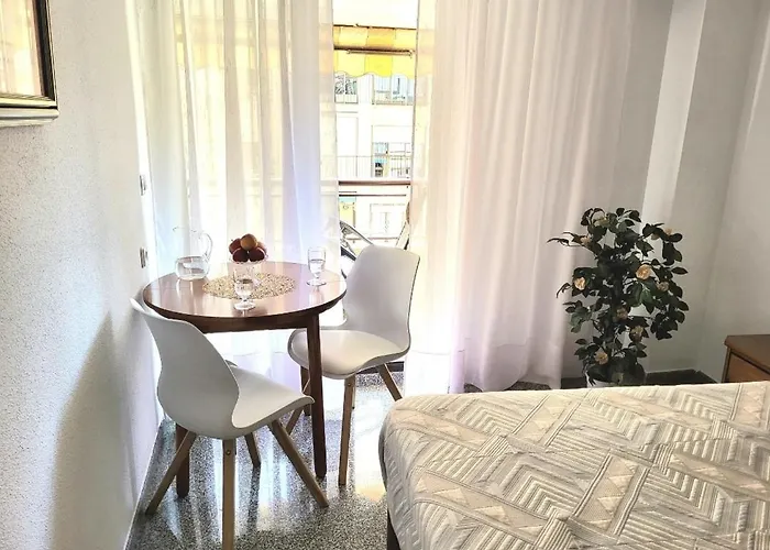 Amistosa, Con Balcon, Alicante, Playa, Centro, Rambla, Mercado Habitación en casa particular *