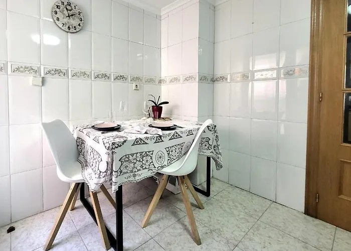 Habitación en casa particular Amistosa, Con Balcon, Alicante, Playa, Centro, Rambla, Mercado *